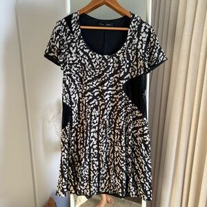 Proenza Schouler silk Black patterned shift dress in excellent worn condition 🖤